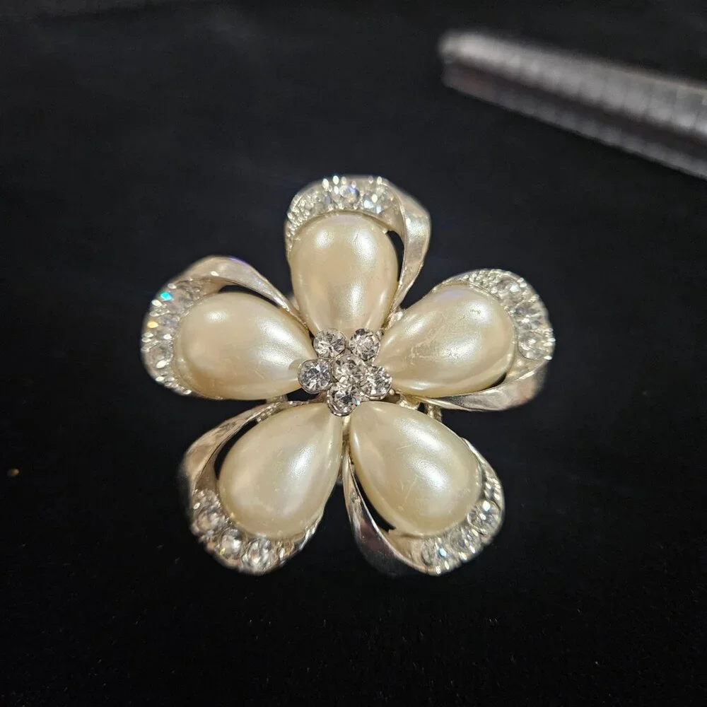 Large Faux Pearl Rhinestone Silver Tone Flower Stretch Band Fashion Ring